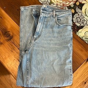 Abercrombie and Fitch The Ankle Straight Ultra High Rise size 30/10